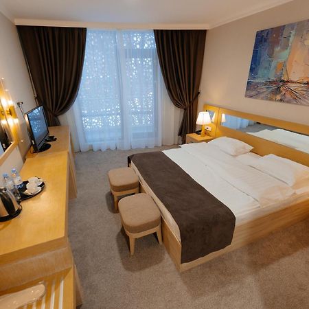 Alau Hotel Astana Exteriör bild